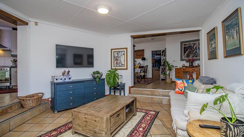 5 Bedroom Property for Sale in Fraaiuitsig Western Cape